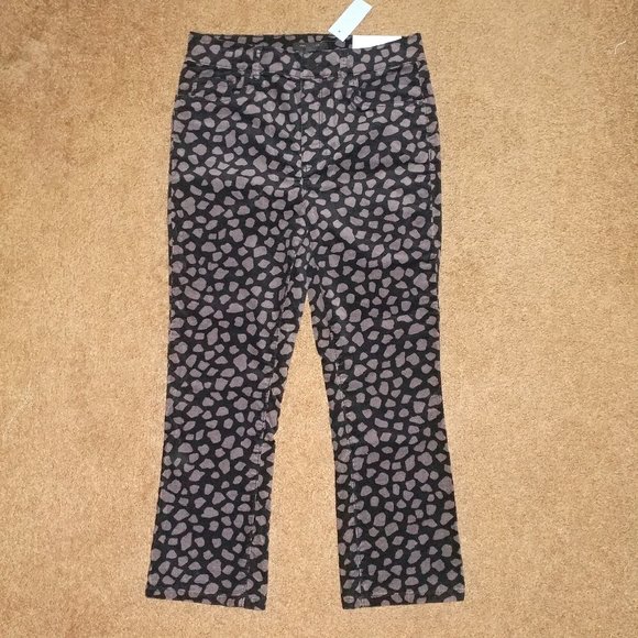 Ann Taylor: The Kick Crop High Rise Black & Grey Leopard Print Pants - Size 6P - Picture 1 of 10